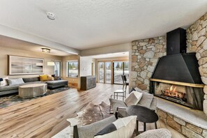 Smart TV, fireplace, offices