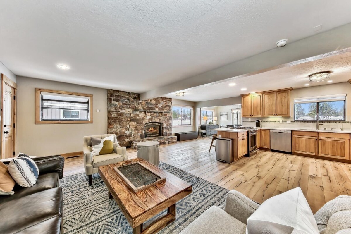 Waterfront Retreat - Keys, Dog Friendly, Hot Tub