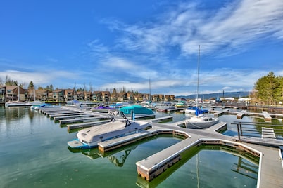 Waterfront Retreat - Keys, Dog Friendly, Hot Tub