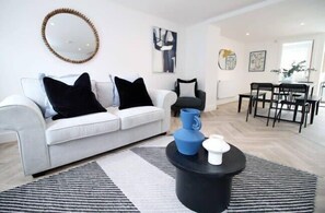 Téléviseur, bureau