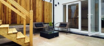 Treorchy Terrace: Stunning Rhondda Valley