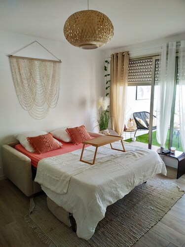 Magnifique studio, en résidence avec terrasse et place de parking