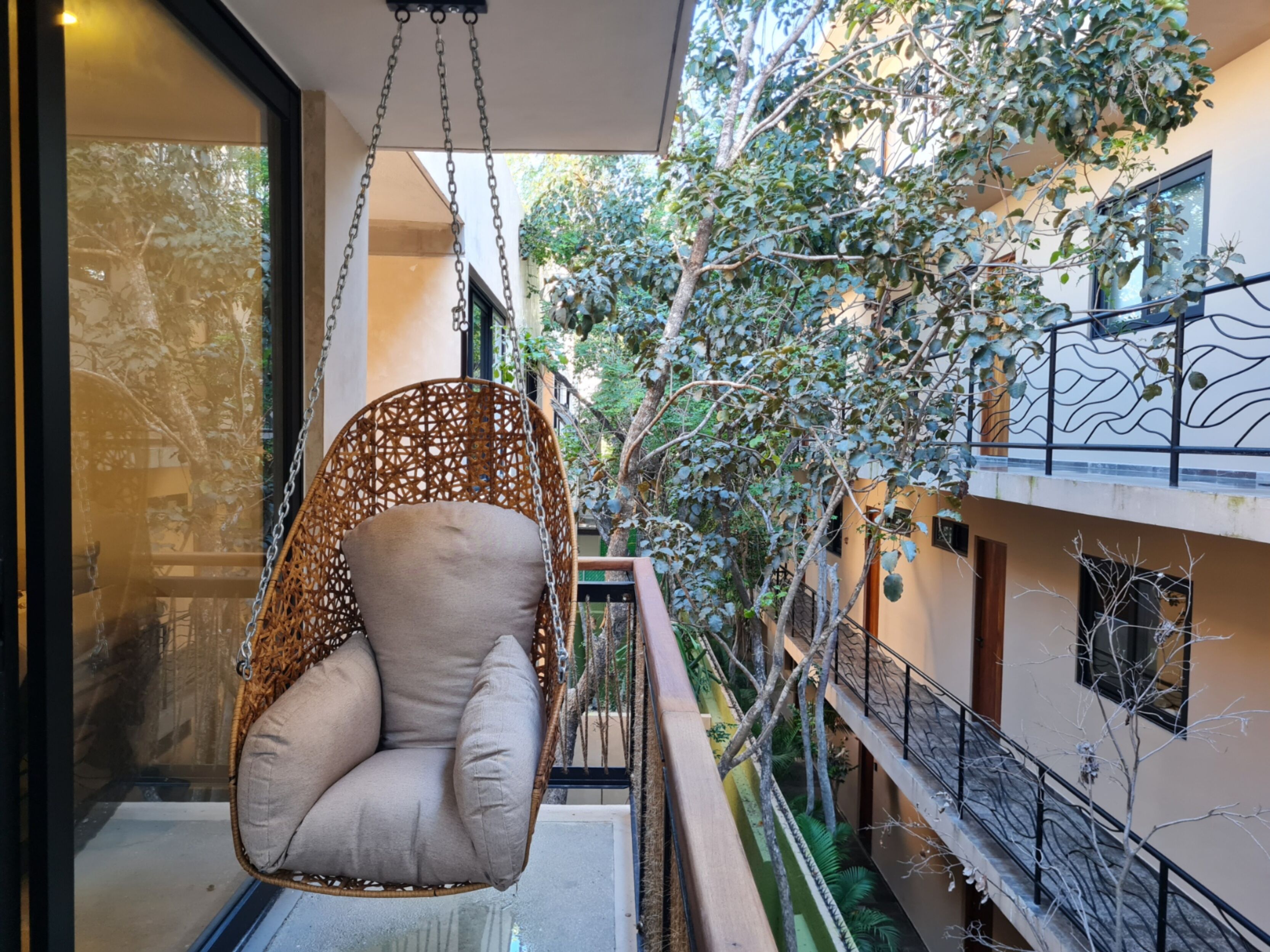 Căn hộ Exclusive | Quang cảnh ban công