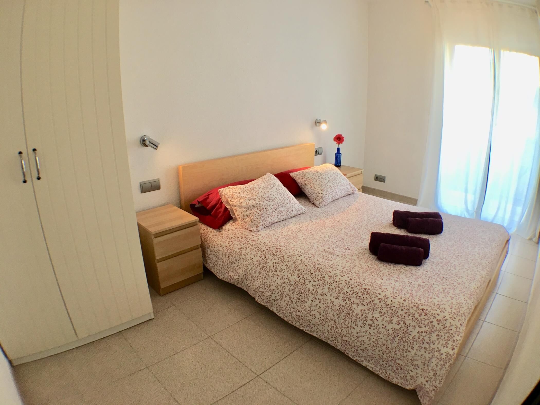 3 chambres, fer et planche à repasser, accès Internet, draps fournis