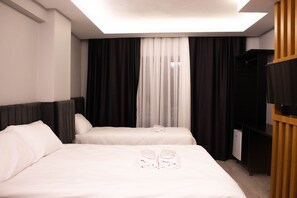 Family Quadruple Room | Frette Italian sheets, premium bedding, Select Comfort beds - White Park Hotel (Istanbul)