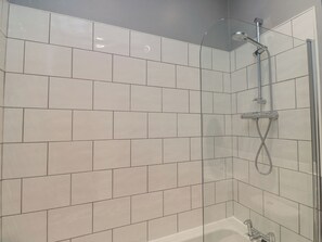 Cottage | Bathroom | Shower
