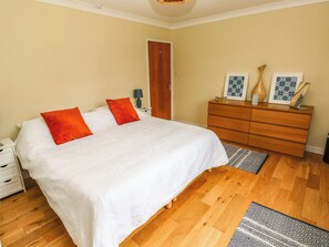 Cottage | 2 bedrooms, individually decorated, individually furnished, free WiFi