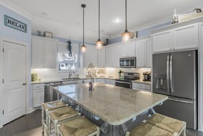 冰箱、微波炉、烤箱、洗碗机