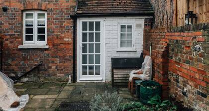 Chalk House - Pet Friendly - From 125 Per Night