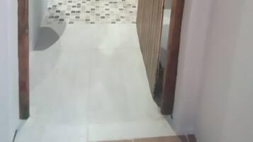 Cottage | Bilik Mandi | Pancuran mandi, pengering rambut, tuala disediakan