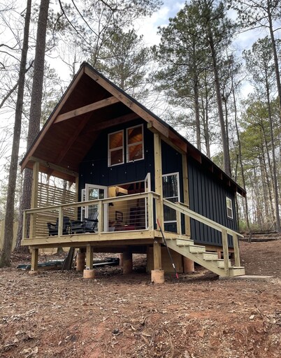 Lake Front! dock/kayaks/fire pit! This is the smaller of two cabins on property.