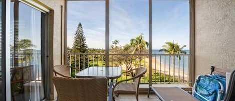 Condo, 2 phòng ngủ | Khu ẩm thực ngoài trời