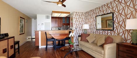 Condo, 1 Bedroom | Living area