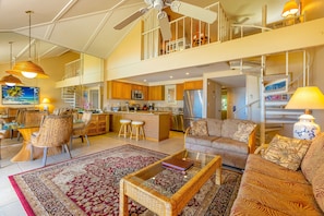 Condo, 2 chambres | Aire de séjour