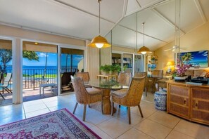 Condo, 2 phòng ngủ | Khu ăn uống