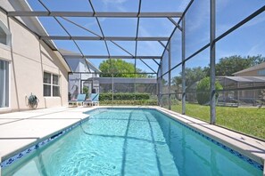 House, 4 Bedrooms | Pool