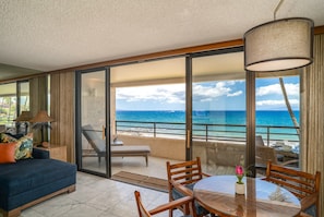 Condo, 2 Bedrooms | Dining