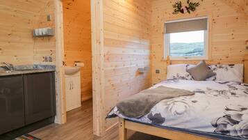 1 bedroom, individually decorated, individually furnished, free WiFi