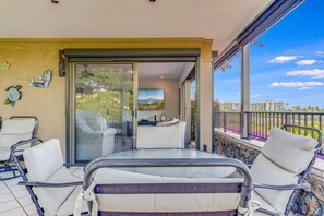 Condo, 2 Bedrooms | Property grounds
