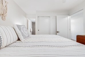 1 bedroom, WiFi (free) - Kihei Surfside, #110^ 1 Bedroom Condo by RedAwning (Kihei)