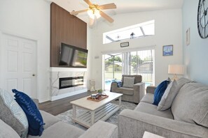 Living area - Langham Villa 3 Bedroom Home by RedAwning (Davenport)