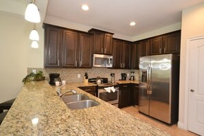 Townhome, 3 Bedrooms | Private kitchen - Tropical Fountains 3 Bedroom Condo by RedAwning (Davenport)