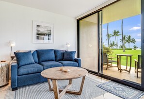 Condo, 1 Bedroom | Living area