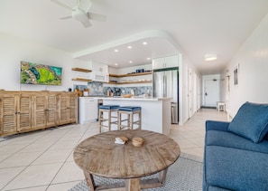 Condo, 1 Bedroom | Living area