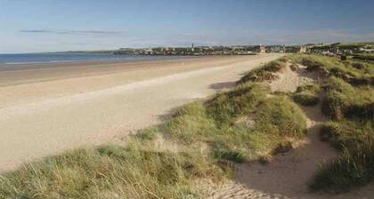 Lovely 2-bed House in St Andrews, Scotland
