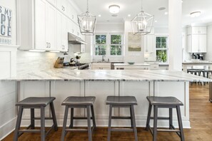 Frigorifero, microonde, forno, lavastoviglie