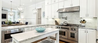 Seaside "Happy Our" | 6BR |Sleeps 18 | 4 Bikes | Pools