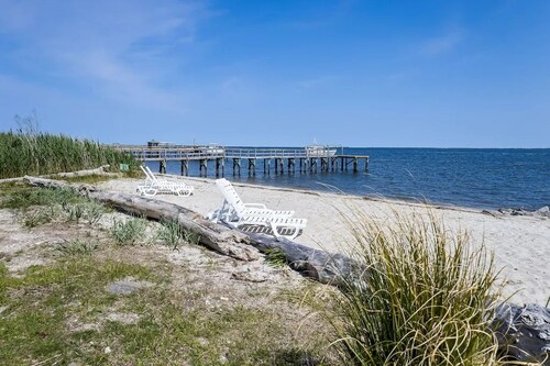 No Cleaning Fee - Condo With Waterfront Pool/Beach