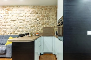 Refrigerador, microondas, horno y lavavajillas