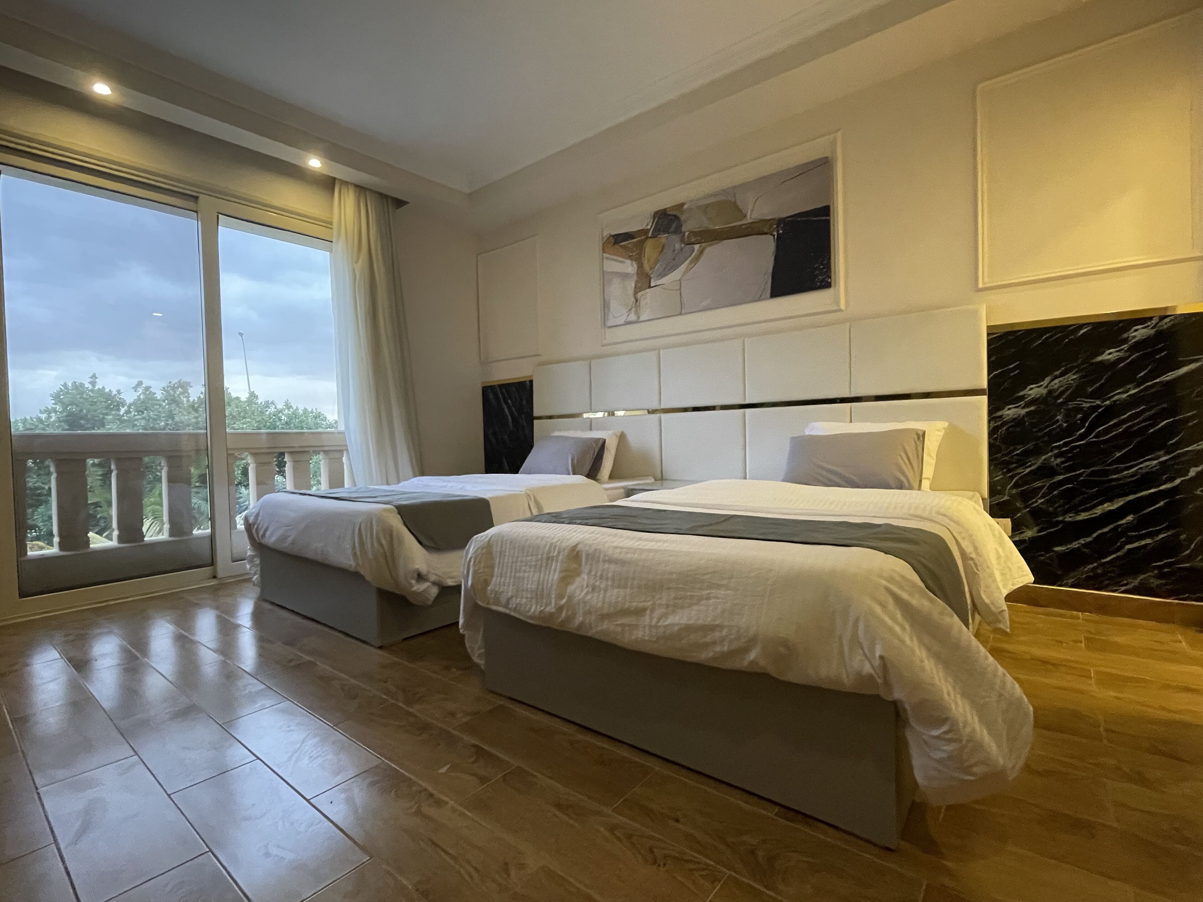 6 bedrooms, WiFi, bed sheets