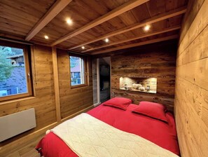 3 habitaciones, tabla de planchar con plancha, cuna de viaje y wifi 
