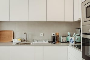 Fridge, oven, stovetop, dishwasher - Villa Henriques - Ponte de Lima (Ponte de Lima)