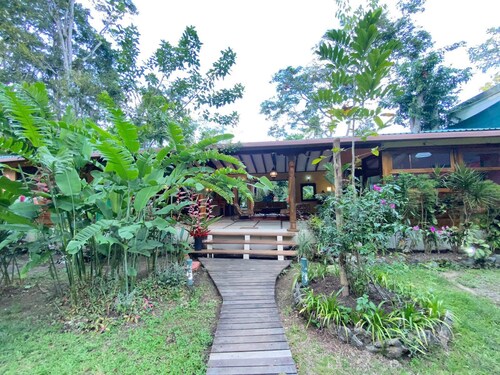 White Beach Jungle Villa and Private Pool, National Park Cahuita