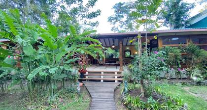 White Beach Jungle Villa and Private Pool, National Park Cahuita