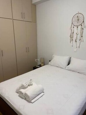 2 bedrooms, iron/ironing board, free WiFi - Cozy apartment One step from Acropolis (Athens)