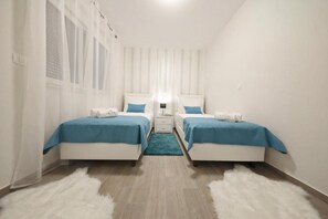 2 bedrooms, premium bedding, down duvets, memory-foam beds - Luxury Majpruz Suites I (Zadar)