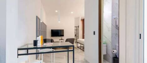 1 غرفة نوم ومكواة/لوح كي وسرير سفر وواي فاي