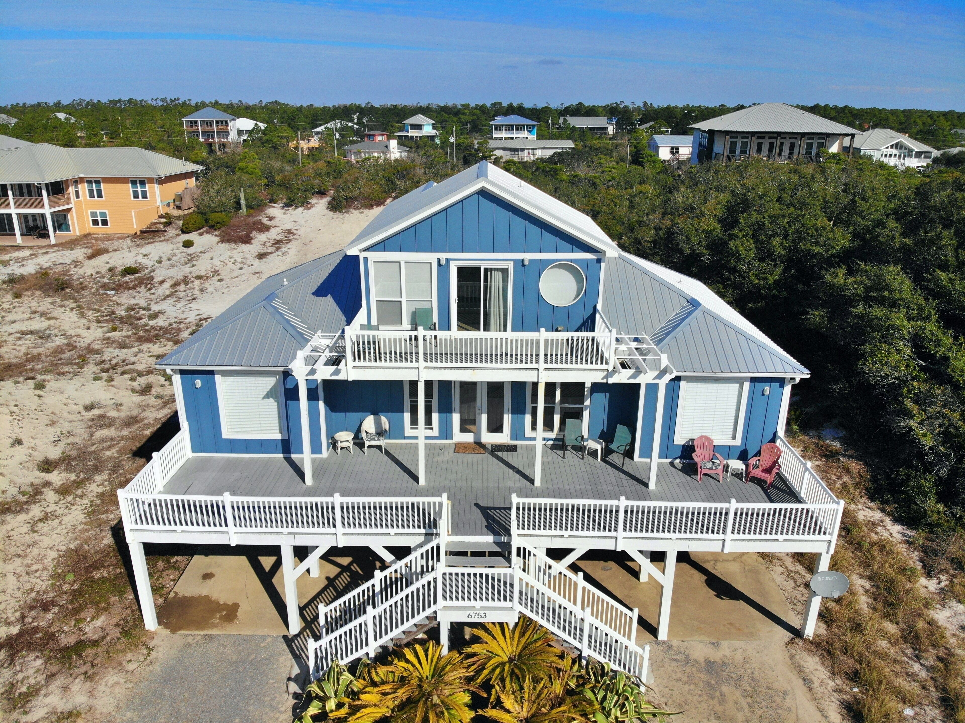 September Discounted! Massive Decking and Stunning Views.
