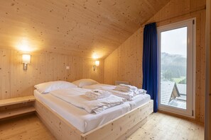 4 quartos, Wi-Fi de cortesia, roupa de cama