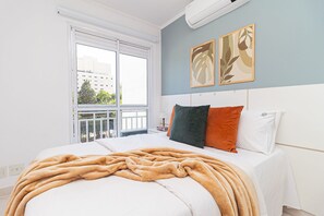 2 bedrooms, iron/ironing board, Internet, bed sheets