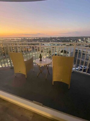 Property grounds - 2/2 Condo on the Beach- 8th Floor (Daytona Beach Shores)