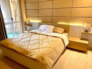 2 عدّة غرف نوم وخزنة داخل الغرفة وواي فاي مجانًا وملاءات أسرّة