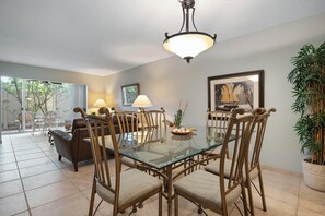 Dining - Palm Bay Club on Siesta Key  see our new bathrooms. (Siesta Key)