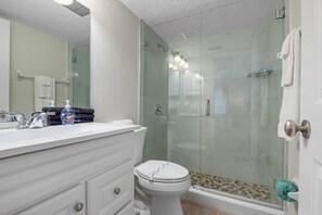 Shower, hair dryer, towels - Palm Bay Club on Siesta Key  see our new bathrooms. (Siesta Key)