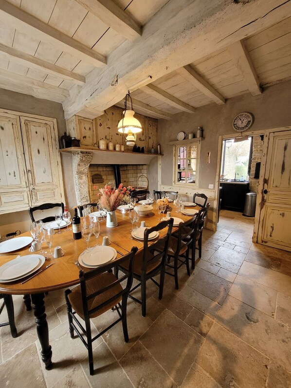 Dining - Demeure Avec Spa, Espace Jeu, Babyfoot, Idéal Pour les Familles (Sainte-Mère-Église)