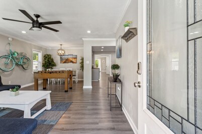 Coastal Retreat @ Coliseum| Pool, Bonus Rm, Gazebo